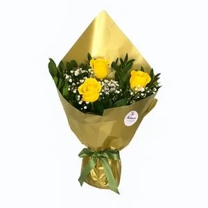 Buquê de 3 Rosas Amarelas com Folhagens e Gipsofila