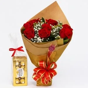 Buquê de 8 Rosas Vermelhas com Ferrero Rocher