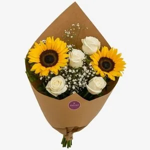 Buquê de Girassóis e Rosas Brancas no Kraft