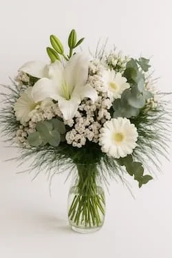Arranjo de Lírios e Flores do Campo Brancas em Vaso