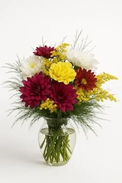 Arranjo mediano de flores do campo em vaso