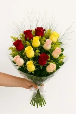 Buquê 12 Rosas Coloridas com Tango