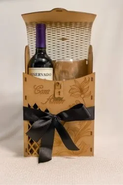 Caixa de Vinho e Taça