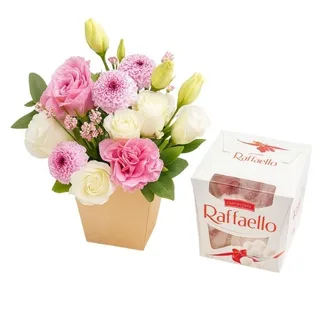 Arranjo de Flores Mistas Rosada com Raffaello