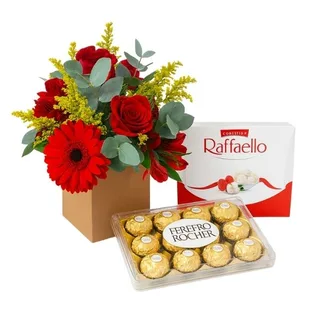 Arranjo de Flores Mistas Vermelha com Ferrero e Raffaello