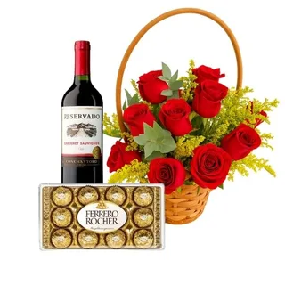 Cesta de 10 Rosas Vermelha com Chocolate e Vinho