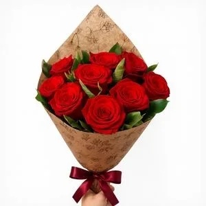 Buquê de 10 Rosas Vermelhas no Papel Kraft