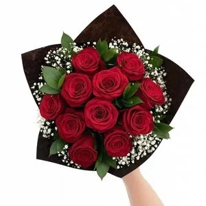 Buquê de 12 Rosas Vermelhas no Papel Preto