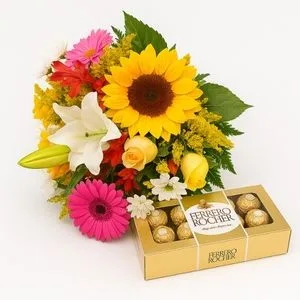 Buquê de Flores Coloridas com Girassol e Caixa Ferrero Rocher