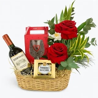 Cesta com Vinho, Rosas Vermelhas e Ferrero Rocher