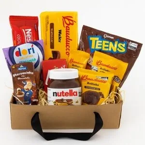 Cesta Delícias de Chocolate e Sabores Clássicos