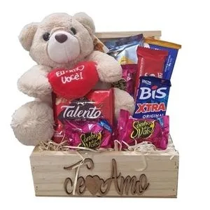 Baú Doce Aconchego com Chocolates Sortidos e Ursinho de Pelúcia