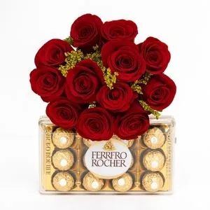 Buquê com 12 Rosas Vermelhas e Ferrero Rocher 150g