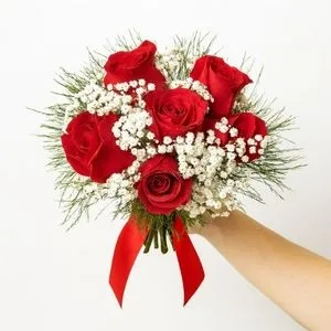 Buquê de 6 Rosas Vermelhas com Gipsofila