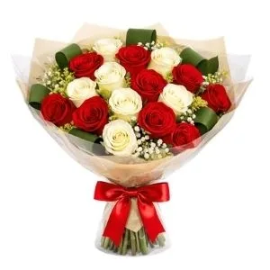 Buquê com 16 Rosas Brancas e Vermelhas