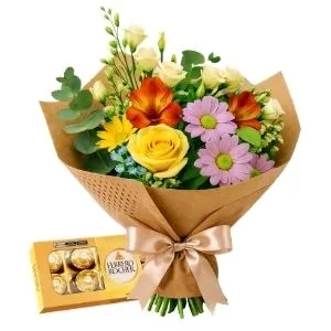 Buquê de Flores Coloridas com Rosas, Margaridas e Astromélias + Ferrero Rocher