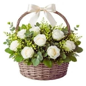 Cesta com 10 Rosas Brancas
