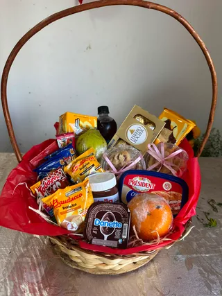 cesta cafe da manha luxo com ferrero roche