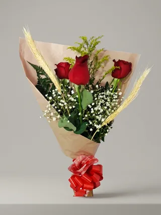 Arranjo de 3 Rosas Enfeitado