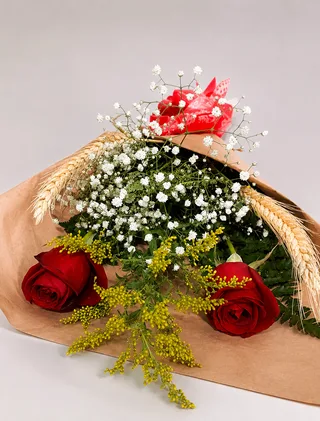 Arranjo de 2 Rosas Enfeitado